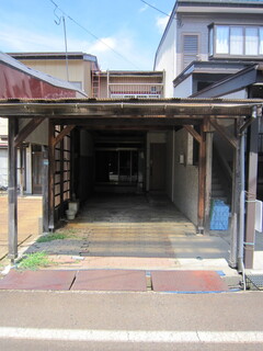 東本町２丁目貸家